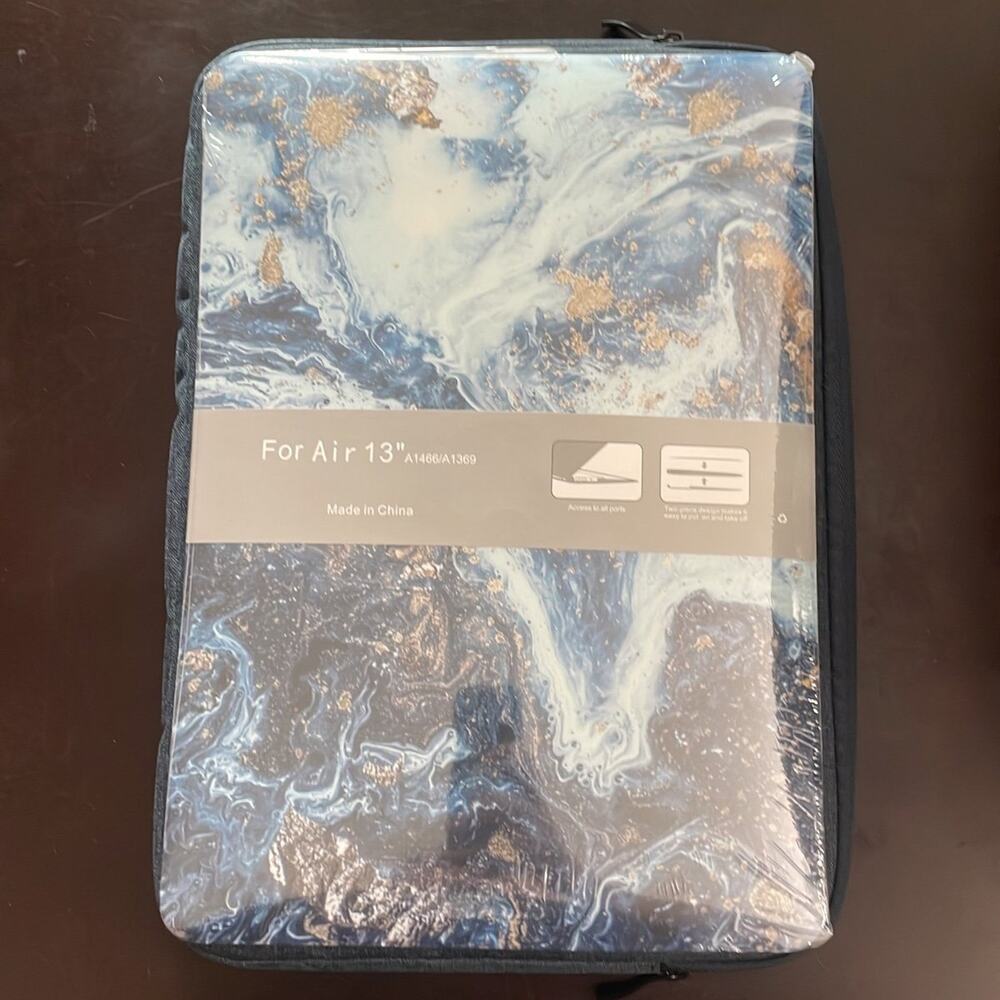 MacBook Air 13” shell and navy soft case